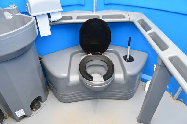 Best Portable restroom trailer rental  in Mitchellville, IA
